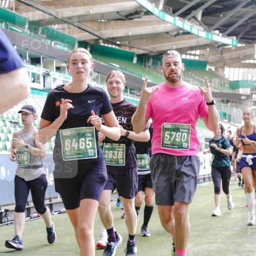 13.09.2026 - 21. swb-Marathon Bremen Michael Burmester http://msf.ph/oto/10455692 13.09.2026 13:11:02 Laufen im Stadion 164, 265, 373, 448, 581, 703, 869, 984, 1113, 1180, 1738, 1851, 1855, 1867, 1894, 1936, 1952, 1967, 2202, 2232, 2268, 2281, 2284, 2299, 2330, 2333, 2339, 2342, 2353, 2426, 2432, 2443, 2530, 2531, 2553, 2573, 2589, 2594, 2654, 2659, 2669, 2682, 2714, 2717, 2784, 2785, 2804, 2819, 2822, 2836, 2907, 2920, 2932, 2976, 3026, 3027, 3063, 3079, 3082, 3086, 3089, 3122, 3159, 3174, 3207, 3208, 3291, 3328, 3352, 3370, 3409, 3410, 3470, 3549, 3769, 551 meine-sportfotos.de