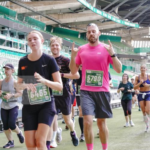 13.09.2026 - 21. swb-Marathon Bremen Michael Burmester http://msf.ph/oto/10455708 13.09.2026 13:11:03 Laufen im Stadion 164, 265, 373, 448, 581, 703, 869, 984, 1113, 1180, 1738, 1851, 1855, 1867, 1894, 1936, 1952, 1967, 2202, 2232, 2268, 2281, 2284, 2299, 2330, 2333, 2339, 2342, 2353, 2426, 2432, 2443, 2530, 2531, 2553, 2573, 2589, 2594, 2654, 2659, 2669, 2682, 2714, 2717, 2784, 2785, 2804, 2819, 2822, 2836, 2907, 2920, 2932, 2976, 3026, 3027, 3063, 3079, 3082, 3086, 3089, 3122, 3159, 3174, 3207, 3208, 3291, 3328, 3349, 3352, 3370, 3409, 3410, 3470, 3549, 3769, 551 meine-sportfotos.de