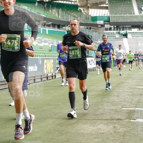 13.09.2026 - 21. swb-Marathon Bremen Michael Burmester http://msf.ph/oto/10455778 13.09.2026 12:53:08 Laufen im Stadion 102, 107, 145, 235, 313, 376, 472, 541, 560, 615, 616, 675, 683, 696, 734, 740, 755, 792, 863, 982, 985, 987, 1033, 1043, 1056, 1207, 1232, 1252, 1297, 1433, 1445, 1468, 1492, 1528, 1542, 1646, 1664, 1704, 1707, 1814, 1955, 2007, 2008, 2043, 2055, 2203, 2280, 2350, 2362, 2401, 2422, 2454, 2480, 2498, 2623, 2767, 2820, 2847, 2858, 2997, 3085, 3149, 3236, 3336, 3362, 3413, 3448, 3566, 3830, 3899, 3988, 4283, 4475, 4573, 4605, 5152, 5379 meine-sportfotos.de