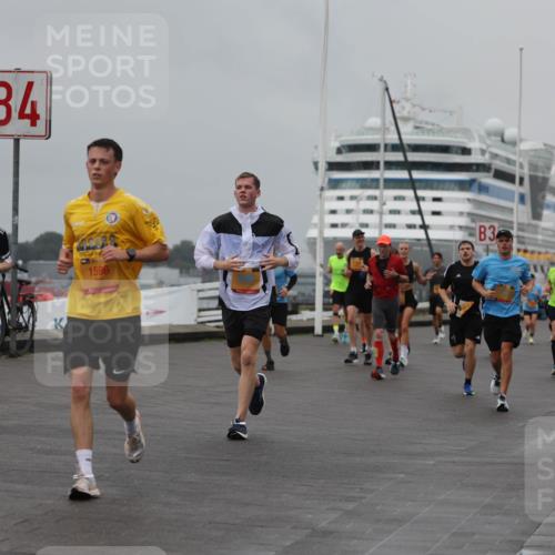 13.09.2026 - Kiel Lauf Andreas Tolksdorf http://msf.ph/oto/10455781 13.09.2026 11:56:12 Kiellinie 4, 23, 52, 4727, 1596, 3 meine-sportfotos.de