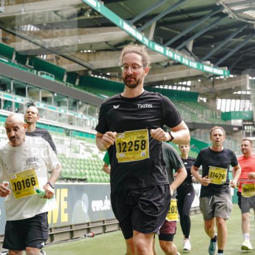 13.09.2026 - 21. swb-Marathon Bremen Michael Burmester http://msf.ph/oto/10455804 13.09.2026 10:32:54 Laufen im Stadion 10067, 10078, 10166, 10184, 10203, 10211, 10226, 10236, 10243, 10246, 10249, 10255, 10256, 10300, 10322, 10365, 10372, 10374, 10379, 10383, 10394, 10408, 10410, 10423, 10428, 10443, 10486, 10494, 10503, 10517, 10518, 10529, 10530, 10540, 10543, 10550, 10555, 10565, 10578, 10589, 10608, 10610, 10631, 10646, 10670, 10673, 10675, 10687, 10690, 10703, 10704, 10707, 10721, 10725, 10728, 10745, 10749, 10750, 10771, 10788, 10794, 10809 meine-sportfotos.de
