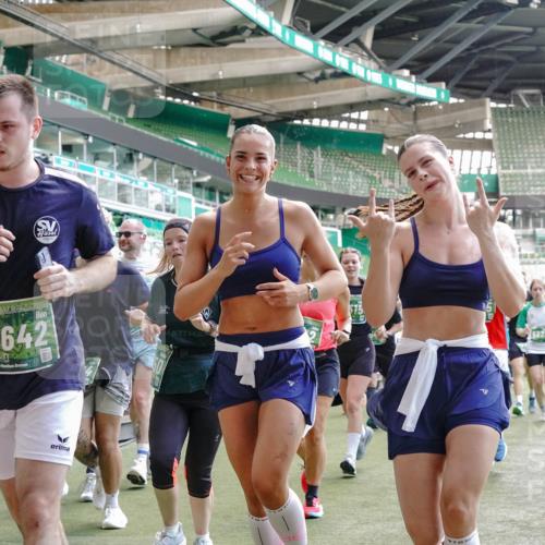 13.09.2026 - 21. swb-Marathon Bremen Michael Burmester http://msf.ph/oto/10455826 13.09.2026 13:11:05 Laufen im Stadion 164, 265, 373, 448, 581, 703, 869, 984, 1113, 1180, 1435, 1738, 1849, 1851, 1855, 1867, 1894, 1936, 1952, 1967, 2202, 2232, 2248, 2268, 2281, 2284, 2299, 2330, 2333, 2339, 2342, 2353, 2426, 2432, 2443, 2530, 2531, 2553, 2573, 2589, 2594, 2654, 2659, 2669, 2682, 2714, 2717, 2784, 2785, 2804, 2819, 2822, 2836, 2907, 2920, 2932, 2976, 3026, 3027, 3063, 3079, 3082, 3086, 3089, 3122, 3159, 3174, 3207, 3208, 3291, 3328, 3349, 3352, 3370, 3409, 3410, 3470, 3549, 551 meine-sportfotos.de