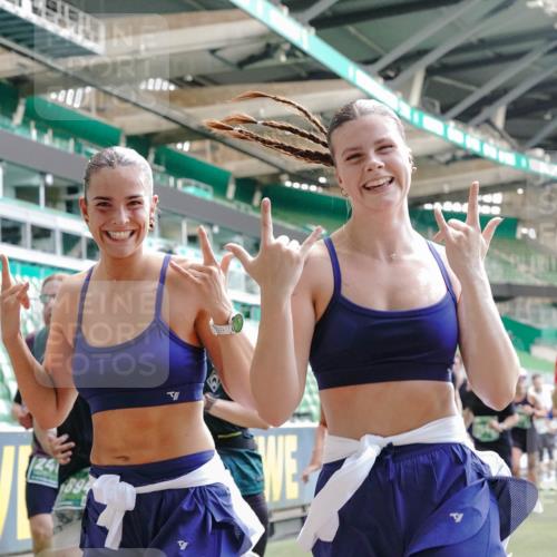 13.09.2026 - 21. swb-Marathon Bremen Michael Burmester http://msf.ph/oto/10455871 13.09.2026 13:11:06 Laufen im Stadion 164, 265, 373, 448, 581, 703, 843, 869, 984, 1113, 1180, 1435, 1738, 1849, 1851, 1855, 1867, 1894, 1936, 1952, 1967, 2202, 2232, 2248, 2268, 2281, 2284, 2299, 2330, 2333, 2339, 2342, 2353, 2375, 2426, 2432, 2443, 2530, 2531, 2553, 2573, 2589, 2594, 2654, 2659, 2669, 2682, 2714, 2717, 2784, 2785, 2804, 2819, 2822, 2836, 2907, 2920, 2932, 2976, 3026, 3027, 3063, 3079, 3082, 3086, 3089, 3122, 3159, 3174, 3207, 3208, 3291, 3328, 3349, 3352, 3370, 3409, 3410, 3470, 3549, 551 meine-sportfotos.de
