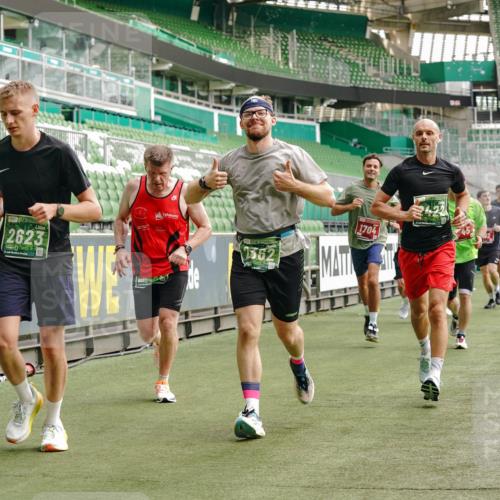 13.09.2026 - 21. swb-Marathon Bremen Michael Burmester http://msf.ph/oto/10455960 13.09.2026 12:53:16 Laufen im Stadion 102, 107, 145, 235, 313, 376, 472, 541, 560, 615, 616, 675, 683, 696, 740, 755, 792, 816, 827, 863, 982, 985, 987, 1033, 1056, 1076, 1207, 1232, 1252, 1297, 1419, 1433, 1445, 1468, 1492, 1528, 1542, 1551, 1646, 1664, 1704, 1707, 1814, 1955, 2007, 2008, 2043, 2055, 2203, 2280, 2350, 2362, 2401, 2422, 2454, 2480, 2498, 2499, 2623, 2701, 2767, 2820, 2847, 2858, 2882, 2971, 2997, 3085, 3149, 3236, 3336, 3362, 3413, 3448, 3566, 3830, 3899, 3988, 4283, 4475, 4573, 4605, 5152 meine-sportfotos.de