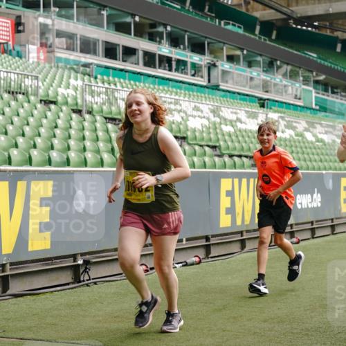13.09.2026 - 21. swb-Marathon Bremen Michael Burmester http://msf.ph/oto/10456002 13.09.2026 10:32:59 Laufen im Stadion 10018, 10067, 10078, 10166, 10184, 10203, 10211, 10226, 10236, 10243, 10246, 10249, 10255, 10256, 10297, 10300, 10322, 10365, 10372, 10374, 10379, 10383, 10394, 10408, 10410, 10423, 10428, 10443, 10486, 10494, 10503, 10517, 10518, 10529, 10530, 10540, 10543, 10550, 10565, 10578, 10608, 10631, 10646, 10670, 10673, 10675, 10687, 10690, 10703, 10704, 10707, 10721, 10725, 10728, 10745, 10749, 10750, 10771, 10787, 10788, 10794, 10809 meine-sportfotos.de