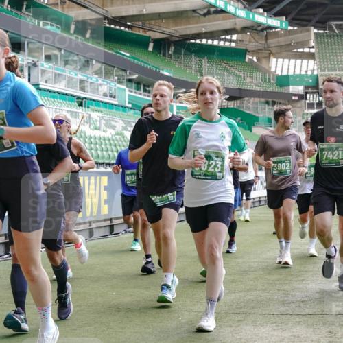 13.09.2026 - 21. swb-Marathon Bremen Michael Burmester http://msf.ph/oto/10456063 13.09.2026 13:11:09 Laufen im Stadion 164, 265, 373, 448, 581, 703, 843, 869, 984, 1113, 1180, 1435, 1738, 1849, 1851, 1855, 1867, 1894, 1936, 1952, 1967, 2202, 2232, 2248, 2268, 2281, 2284, 2299, 2330, 2333, 2339, 2342, 2353, 2375, 2426, 2432, 2443, 2530, 2531, 2553, 2573, 2589, 2654, 2659, 2669, 2682, 2714, 2717, 2784, 2785, 2804, 2819, 2822, 2836, 2907, 2920, 2932, 2976, 3026, 3027, 3063, 3079, 3082, 3086, 3089, 3122, 3159, 3174, 3207, 3208, 3291, 3328, 3349, 3352, 3370, 3409, 3410, 3470, 3549, 551 meine-sportfotos.de