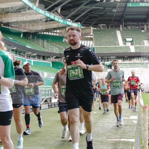 13.09.2026 - 21. swb-Marathon Bremen Michael Burmester http://msf.ph/oto/10456102 13.09.2026 13:11:10 Laufen im Stadion 164, 265, 373, 448, 581, 703, 843, 869, 984, 1113, 1180, 1435, 1738, 1849, 1851, 1855, 1867, 1894, 1936, 1952, 1967, 2202, 2232, 2248, 2268, 2281, 2284, 2299, 2330, 2333, 2339, 2342, 2353, 2375, 2426, 2432, 2443, 2530, 2531, 2553, 2573, 2589, 2654, 2659, 2669, 2673, 2682, 2714, 2717, 2784, 2785, 2804, 2819, 2822, 2836, 2850, 2907, 2920, 2932, 2976, 3026, 3027, 3063, 3079, 3082, 3086, 3089, 3122, 3159, 3174, 3207, 3208, 3291, 3328, 3349, 3352, 3370, 3409, 3410, 3470, 3549, 551 meine-sportfotos.de