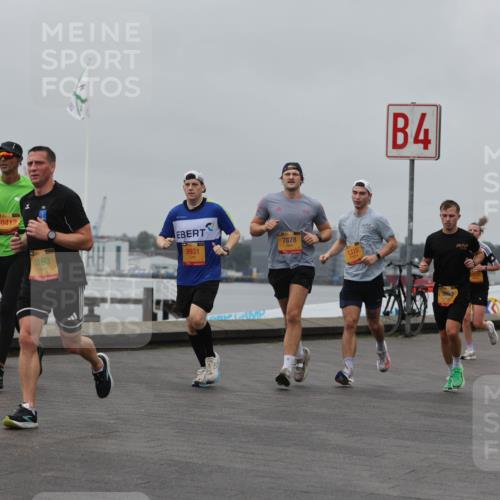 13.09.2026 - Kiel Lauf Andreas Tolksdorf http://msf.ph/oto/10456107 13.09.2026 11:56:45 Kiellinie 10412, 17, 39, 3193, 9931, 7878, 1315, 4, 3880, 375, 1068 meine-sportfotos.de
