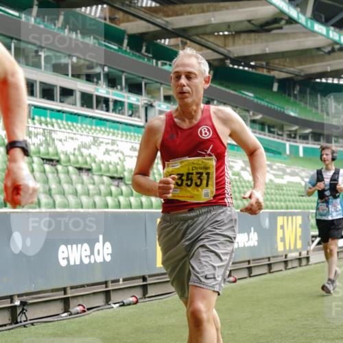 13.09.2026 - 21. swb-Marathon Bremen Michael Burmester http://msf.ph/oto/10456112 13.09.2026 10:33:01 Laufen im Stadion 10018, 10067, 10078, 10166, 10184, 10203, 10211, 10226, 10236, 10243, 10246, 10249, 10255, 10256, 10297, 10300, 10322, 10365, 10372, 10374, 10379, 10383, 10394, 10408, 10410, 10423, 10428, 10443, 10486, 10494, 10503, 10517, 10518, 10529, 10530, 10540, 10543, 10550, 10565, 10578, 10608, 10631, 10646, 10670, 10673, 10675, 10687, 10690, 10691, 10703, 10704, 10707, 10721, 10725, 10728, 10745, 10749, 10750, 10771, 10787, 10788, 10794, 10809 meine-sportfotos.de