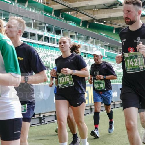 13.09.2026 - 21. swb-Marathon Bremen Michael Burmester http://msf.ph/oto/10456132 13.09.2026 13:11:11 Laufen im Stadion 164, 265, 373, 448, 581, 703, 843, 869, 984, 1113, 1180, 1435, 1738, 1849, 1851, 1855, 1867, 1894, 1936, 1952, 1967, 2202, 2248, 2268, 2281, 2284, 2299, 2330, 2333, 2339, 2342, 2353, 2375, 2426, 2432, 2443, 2530, 2531, 2553, 2573, 2589, 2654, 2659, 2669, 2673, 2682, 2714, 2717, 2784, 2785, 2804, 2819, 2822, 2836, 2850, 2907, 2920, 2932, 2976, 3026, 3027, 3063, 3079, 3082, 3086, 3089, 3122, 3159, 3174, 3207, 3208, 3291, 3328, 3349, 3352, 3370, 3409, 3410, 3470, 3549, 551 meine-sportfotos.de