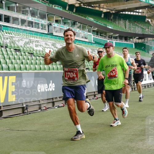 13.09.2026 - 21. swb-Marathon Bremen Michael Burmester http://msf.ph/oto/10456143 13.09.2026 12:53:20 Laufen im Stadion 102, 107, 145, 235, 313, 376, 472, 541, 560, 615, 616, 675, 683, 696, 740, 755, 792, 816, 827, 863, 982, 985, 987, 1033, 1056, 1076, 1207, 1232, 1252, 1297, 1419, 1433, 1445, 1468, 1492, 1528, 1542, 1551, 1646, 1664, 1704, 1707, 1814, 1955, 2007, 2008, 2043, 2055, 2203, 2280, 2350, 2362, 2401, 2422, 2454, 2480, 2498, 2499, 2623, 2701, 2767, 2820, 2858, 2882, 2913, 2971, 2997, 3085, 3149, 3236, 3336, 3362, 3413, 3448, 3566, 3830, 3899, 3988, 4283, 4475, 4573, 4605, 5152 meine-sportfotos.de