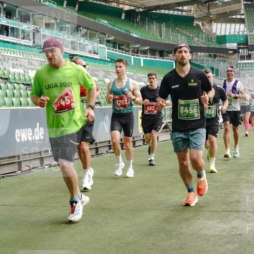 13.09.2026 - 21. swb-Marathon Bremen Michael Burmester http://msf.ph/oto/10456151 13.09.2026 12:53:21 Laufen im Stadion 102, 107, 145, 235, 313, 376, 472, 541, 560, 615, 616, 675, 683, 696, 740, 755, 792, 816, 827, 863, 982, 985, 987, 1033, 1056, 1076, 1207, 1232, 1252, 1297, 1419, 1433, 1445, 1468, 1492, 1528, 1542, 1551, 1646, 1664, 1704, 1707, 1814, 1955, 2007, 2008, 2043, 2055, 2203, 2280, 2350, 2362, 2401, 2422, 2454, 2480, 2498, 2499, 2623, 2701, 2767, 2820, 2858, 2882, 2913, 2971, 2997, 3085, 3149, 3236, 3336, 3362, 3413, 3448, 3566, 3830, 3899, 3988, 4283, 4475, 4573, 4605 meine-sportfotos.de