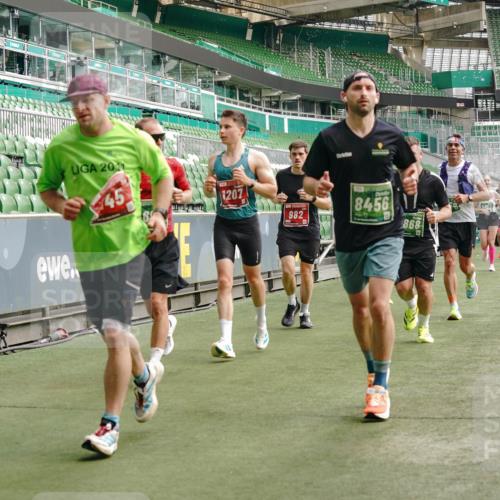 13.09.2026 - 21. swb-Marathon Bremen Michael Burmester http://msf.ph/oto/10456162 13.09.2026 12:53:21 Laufen im Stadion 102, 107, 145, 235, 313, 376, 472, 541, 560, 615, 616, 675, 683, 696, 740, 755, 792, 816, 827, 863, 982, 985, 987, 1033, 1056, 1076, 1207, 1232, 1252, 1297, 1419, 1433, 1445, 1468, 1492, 1528, 1542, 1551, 1646, 1664, 1704, 1707, 1814, 1955, 2007, 2008, 2043, 2055, 2203, 2280, 2350, 2362, 2401, 2422, 2454, 2480, 2498, 2499, 2623, 2701, 2767, 2820, 2858, 2882, 2913, 2971, 2997, 3085, 3149, 3236, 3336, 3362, 3413, 3448, 3566, 3830, 3899, 3988, 4283, 4475, 4573, 4605 meine-sportfotos.de