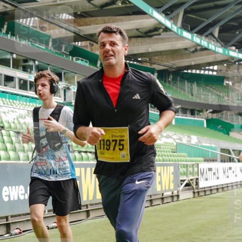 13.09.2026 - 21. swb-Marathon Bremen Michael Burmester http://msf.ph/oto/10456173 13.09.2026 10:33:04 Laufen im Stadion 10018, 10067, 10078, 10166, 10184, 10203, 10211, 10226, 10236, 10243, 10246, 10249, 10255, 10256, 10297, 10300, 10322, 10365, 10372, 10374, 10379, 10383, 10394, 10408, 10410, 10423, 10428, 10443, 10486, 10494, 10503, 10517, 10518, 10530, 10540, 10543, 10550, 10565, 10578, 10608, 10631, 10646, 10670, 10673, 10675, 10687, 10690, 10691, 10703, 10704, 10707, 10721, 10725, 10728, 10745, 10749, 10750, 10771, 10772, 10787, 10788, 10794, 10809 meine-sportfotos.de