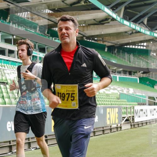 13.09.2026 - 21. swb-Marathon Bremen Michael Burmester http://msf.ph/oto/10456191 13.09.2026 10:33:04 Laufen im Stadion 10018, 10067, 10078, 10166, 10184, 10203, 10211, 10226, 10236, 10243, 10246, 10249, 10255, 10256, 10297, 10300, 10322, 10365, 10372, 10374, 10379, 10383, 10394, 10408, 10410, 10423, 10428, 10443, 10486, 10494, 10503, 10517, 10518, 10530, 10540, 10543, 10550, 10565, 10578, 10608, 10631, 10646, 10670, 10673, 10675, 10687, 10690, 10691, 10703, 10704, 10707, 10721, 10725, 10728, 10745, 10749, 10750, 10771, 10772, 10787, 10788, 10794, 10809 meine-sportfotos.de