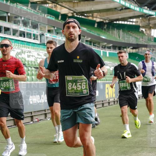 13.09.2026 - 21. swb-Marathon Bremen Michael Burmester http://msf.ph/oto/10456210 13.09.2026 12:53:22 Laufen im Stadion 102, 107, 145, 235, 313, 376, 472, 541, 560, 615, 616, 675, 683, 696, 740, 755, 792, 816, 827, 863, 982, 985, 987, 1033, 1056, 1076, 1207, 1232, 1252, 1297, 1419, 1433, 1445, 1468, 1492, 1528, 1542, 1551, 1646, 1664, 1704, 1707, 1814, 1955, 2007, 2008, 2043, 2055, 2203, 2280, 2350, 2362, 2401, 2422, 2454, 2480, 2498, 2499, 2623, 2701, 2767, 2820, 2858, 2882, 2913, 2971, 2997, 3085, 3149, 3236, 3336, 3362, 3413, 3448, 3566, 3830, 3899, 3988, 4283, 4475, 4605 meine-sportfotos.de