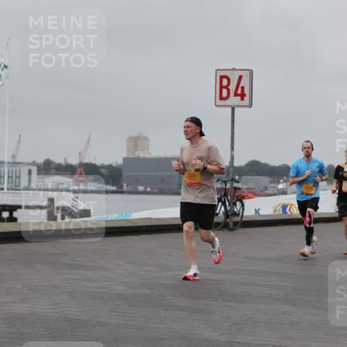 13.09.2026 - Kiel Lauf Andreas Tolksdorf http://msf.ph/oto/10456217 13.09.2026 11:56:51 Kiellinie 4, 324, 2270, 1145 meine-sportfotos.de