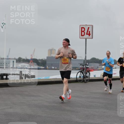 13.09.2026 - Kiel Lauf Andreas Tolksdorf http://msf.ph/oto/10456234 13.09.2026 11:56:51 Kiellinie 324, 4, 2270, 1145 meine-sportfotos.de