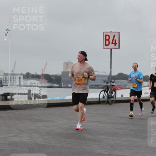 13.09.2026 - Kiel Lauf Andreas Tolksdorf http://msf.ph/oto/10456238 13.09.2026 11:56:51 Kiellinie 4, 324, 2270 meine-sportfotos.de