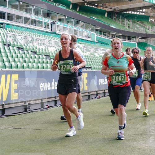 13.09.2026 - 21. swb-Marathon Bremen Michael Burmester http://msf.ph/oto/10456318 13.09.2026 13:11:15 Laufen im Stadion 265, 373, 581, 703, 843, 869, 984, 1113, 1180, 1435, 1738, 1849, 1851, 1855, 1867, 1894, 1936, 1952, 1967, 2202, 2248, 2268, 2281, 2284, 2299, 2330, 2333, 2339, 2342, 2353, 2375, 2426, 2432, 2443, 2530, 2531, 2553, 2589, 2654, 2659, 2669, 2673, 2682, 2714, 2717, 2784, 2785, 2804, 2819, 2822, 2836, 2850, 2907, 2920, 2932, 2976, 3026, 3027, 3063, 3079, 3082, 3086, 3089, 3122, 3159, 3174, 3207, 3208, 3291, 3328, 3349, 3352, 3370, 3409, 3410, 3470, 3549, 551 meine-sportfotos.de