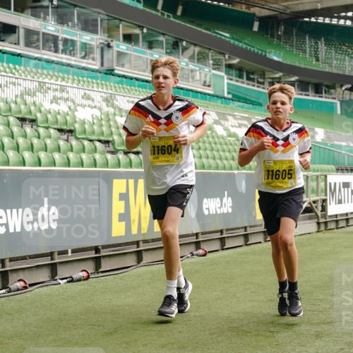 13.09.2026 - 21. swb-Marathon Bremen Michael Burmester http://msf.ph/oto/10456348 13.09.2026 10:33:09 Laufen im Stadion 10018, 10067, 10078, 10166, 10184, 10203, 10211, 10226, 10236, 10243, 10246, 10249, 10255, 10256, 10297, 10300, 10322, 10355, 10365, 10372, 10374, 10379, 10383, 10394, 10408, 10410, 10423, 10428, 10443, 10486, 10494, 10503, 10517, 10518, 10530, 10540, 10543, 10550, 10565, 10578, 10608, 10631, 10646, 10670, 10673, 10675, 10687, 10690, 10691, 10703, 10707, 10721, 10725, 10728, 10745, 10749, 10750, 10771, 10772, 10787, 10788, 10794, 10809 meine-sportfotos.de