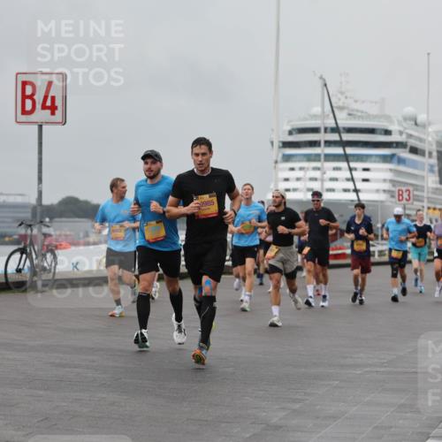 13.09.2026 - Kiel Lauf Andreas Tolksdorf http://msf.ph/oto/10456352 13.09.2026 11:57:00 Kiellinie 4, 1139, 7771, 9903, 0985, 3 meine-sportfotos.de