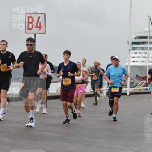 13.09.2026 - Kiel Lauf Andreas Tolksdorf http://msf.ph/oto/10456432 13.09.2026 11:57:06 Kiellinie 5881, 4, 6502, 3 meine-sportfotos.de