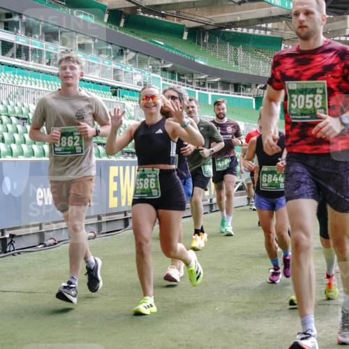 13.09.2026 - 21. swb-Marathon Bremen Michael Burmester http://msf.ph/oto/10456437 13.09.2026 13:11:16 Laufen im Stadion 265, 373, 581, 703, 843, 869, 984, 1113, 1180, 1226, 1435, 1738, 1849, 1851, 1855, 1867, 1894, 1936, 1952, 1967, 2202, 2248, 2268, 2281, 2284, 2299, 2330, 2333, 2339, 2342, 2353, 2375, 2426, 2432, 2443, 2530, 2531, 2553, 2589, 2654, 2659, 2669, 2673, 2682, 2714, 2717, 2784, 2785, 2804, 2819, 2822, 2836, 2850, 2907, 2920, 2932, 2976, 3026, 3027, 3063, 3079, 3082, 3086, 3089, 3122, 3159, 3174, 3207, 3208, 3291, 3328, 3349, 3352, 3370, 3409, 3410, 3470, 3549, 551 meine-sportfotos.de