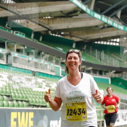 13.09.2026 - 21. swb-Marathon Bremen Michael Burmester http://msf.ph/oto/10456477 13.09.2026 10:33:12 Laufen im Stadion 10018, 10067, 10078, 10166, 10184, 10203, 10211, 10226, 10236, 10243, 10246, 10249, 10255, 10256, 10297, 10300, 10322, 10355, 10365, 10372, 10374, 10379, 10383, 10394, 10408, 10410, 10423, 10428, 10443, 10486, 10494, 10503, 10517, 10518, 10530, 10540, 10543, 10550, 10565, 10578, 10604, 10608, 10646, 10668, 10670, 10673, 10675, 10687, 10690, 10691, 10699, 10703, 10707, 10721, 10728, 10745, 10749, 10750, 10771, 10772, 10787, 10788, 10794, 10809 meine-sportfotos.de
