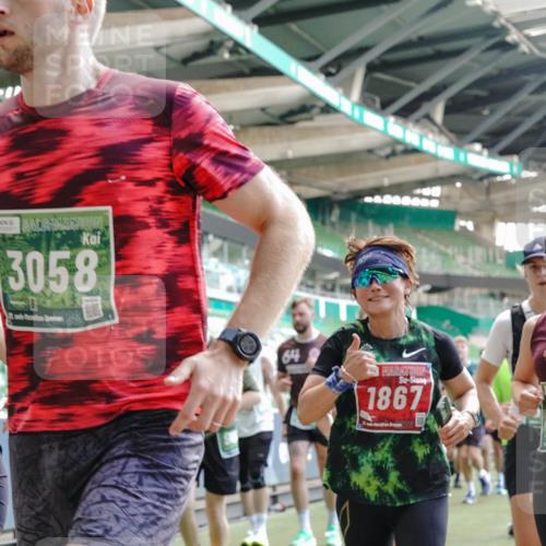 13.09.2026 - 21. swb-Marathon Bremen Michael Burmester http://msf.ph/oto/10456483 13.09.2026 13:11:17 Laufen im Stadion 265, 373, 581, 703, 843, 869, 984, 1113, 1180, 1226, 1435, 1738, 1849, 1851, 1855, 1867, 1894, 1936, 1952, 1967, 2202, 2248, 2268, 2281, 2284, 2299, 2330, 2333, 2339, 2342, 2353, 2375, 2426, 2432, 2443, 2530, 2531, 2553, 2589, 2654, 2659, 2669, 2673, 2682, 2714, 2717, 2784, 2785, 2804, 2819, 2822, 2836, 2850, 2907, 2920, 2932, 2976, 3026, 3027, 3063, 3079, 3082, 3086, 3089, 3122, 3159, 3174, 3207, 3208, 3328, 3349, 3352, 3370, 3409, 3410, 3470, 3549, 551 meine-sportfotos.de