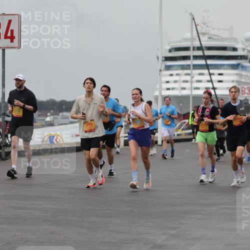 13.09.2026 - Kiel Lauf Andreas Tolksdorf http://msf.ph/oto/10456511 13.09.2026 11:57:22 Kiellinie 4, 5707, 8698, 3171, 286, 3 meine-sportfotos.de