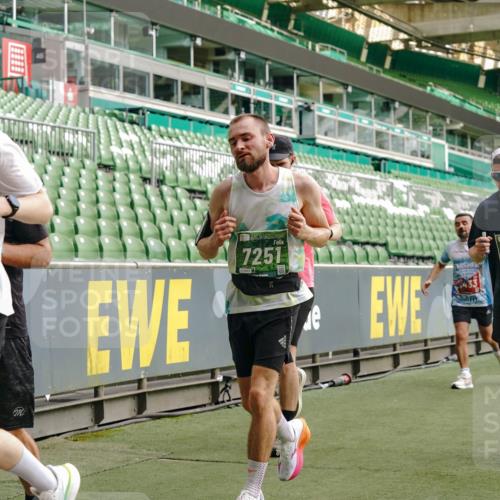 13.09.2026 - 21. swb-Marathon Bremen Michael Burmester http://msf.ph/oto/10456525 13.09.2026 12:53:33 Laufen im Stadion 102, 107, 145, 189, 313, 376, 385, 472, 481, 541, 560, 615, 616, 666, 675, 683, 696, 740, 755, 792, 816, 827, 982, 985, 987, 1033, 1056, 1076, 1207, 1232, 1252, 1297, 1419, 1433, 1445, 1468, 1528, 1542, 1551, 1631, 1646, 1658, 1664, 1704, 1707, 1814, 2007, 2043, 2055, 2203, 2280, 2350, 2362, 2401, 2422, 2454, 2480, 2498, 2499, 2623, 2701, 2767, 2820, 2824, 2858, 2882, 2913, 2962, 2971, 2997, 3054, 3085, 3149, 3236, 3336, 3362, 3413, 3448, 3830, 3988, 4283, 4475, 4605 meine-sportfotos.de