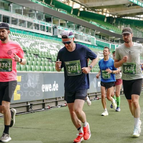13.09.2026 - 21. swb-Marathon Bremen Michael Burmester http://msf.ph/oto/10456554 13.09.2026 12:53:34 Laufen im Stadion 102, 107, 145, 189, 313, 376, 385, 472, 481, 541, 560, 615, 616, 666, 675, 683, 696, 740, 755, 792, 816, 827, 982, 985, 987, 1033, 1056, 1076, 1207, 1232, 1252, 1297, 1419, 1433, 1445, 1468, 1528, 1542, 1551, 1631, 1646, 1658, 1664, 1704, 1707, 1814, 2007, 2043, 2055, 2203, 2280, 2350, 2362, 2401, 2422, 2454, 2480, 2498, 2499, 2623, 2701, 2767, 2820, 2824, 2858, 2882, 2913, 2962, 2971, 2997, 3054, 3085, 3149, 3236, 3336, 3357, 3362, 3413, 3448, 3830, 3988, 4283, 4475, 4605 meine-sportfotos.de