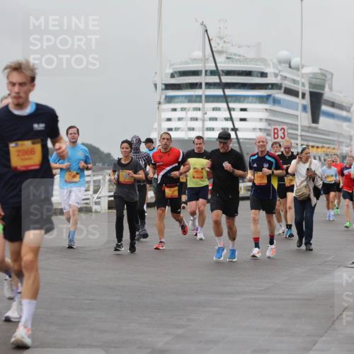 13.09.2026 - Kiel Lauf Andreas Tolksdorf http://msf.ph/oto/10456625 13.09.2026 11:57:26 Kiellinie 4, 2866, 9962, 3 meine-sportfotos.de