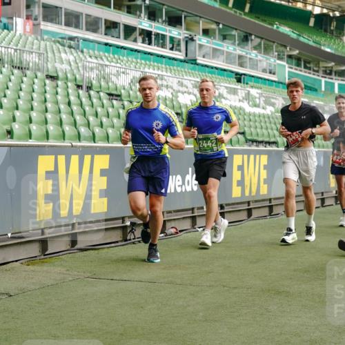 13.09.2026 - 21. swb-Marathon Bremen Michael Burmester http://msf.ph/oto/10456710 13.09.2026 12:53:37 Laufen im Stadion 102, 107, 145, 189, 313, 376, 385, 472, 481, 541, 560, 615, 616, 666, 675, 683, 696, 740, 755, 792, 816, 827, 982, 985, 987, 1033, 1056, 1076, 1207, 1232, 1252, 1297, 1419, 1433, 1445, 1468, 1528, 1542, 1551, 1631, 1646, 1658, 1664, 1704, 1707, 1814, 2007, 2043, 2055, 2203, 2280, 2350, 2362, 2401, 2422, 2454, 2480, 2498, 2499, 2623, 2701, 2767, 2820, 2824, 2858, 2882, 2913, 2962, 2971, 2997, 3054, 3085, 3149, 3236, 3336, 3357, 3362, 3413, 3448, 3988, 4283, 4605 meine-sportfotos.de