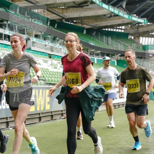 13.09.2026 - 21. swb-Marathon Bremen Michael Burmester http://msf.ph/oto/10456737 13.09.2026 10:33:20 Laufen im Stadion 10018, 10067, 10078, 10166, 10177, 10184, 10203, 10211, 10226, 10236, 10240, 10243, 10246, 10249, 10256, 10297, 10300, 10322, 10355, 10365, 10372, 10374, 10379, 10383, 10394, 10408, 10410, 10415, 10423, 10428, 10443, 10486, 10494, 10517, 10518, 10530, 10540, 10550, 10565, 10578, 10604, 10646, 10668, 10670, 10673, 10675, 10687, 10690, 10691, 10699, 10703, 10707, 10721, 10728, 10745, 10749, 10750, 10771, 10772, 10787, 10788, 10794, 10809, 10857 meine-sportfotos.de