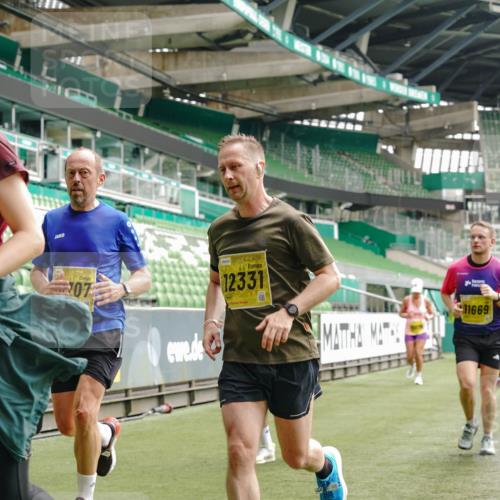 13.09.2026 - 21. swb-Marathon Bremen Michael Burmester http://msf.ph/oto/10456759 13.09.2026 10:33:20 Laufen im Stadion 10018, 10067, 10078, 10166, 10177, 10184, 10203, 10211, 10226, 10236, 10240, 10243, 10246, 10249, 10256, 10297, 10300, 10322, 10355, 10365, 10372, 10374, 10379, 10383, 10394, 10408, 10410, 10415, 10423, 10428, 10443, 10486, 10494, 10517, 10518, 10530, 10540, 10550, 10565, 10578, 10604, 10646, 10668, 10670, 10673, 10675, 10687, 10690, 10691, 10699, 10703, 10707, 10721, 10728, 10745, 10749, 10750, 10771, 10772, 10787, 10788, 10794, 10809, 10857 meine-sportfotos.de
