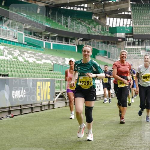 13.09.2026 - 21. swb-Marathon Bremen Michael Burmester http://msf.ph/oto/10456932 13.09.2026 10:33:24 Laufen im Stadion 10018, 10067, 10078, 10166, 10177, 10184, 10203, 10211, 10226, 10236, 10240, 10243, 10246, 10249, 10254, 10256, 10297, 10300, 10322, 10355, 10365, 10372, 10374, 10379, 10383, 10394, 10408, 10410, 10415, 10423, 10428, 10443, 10486, 10494, 10517, 10518, 10530, 10540, 10550, 10565, 10578, 10604, 10646, 10668, 10670, 10673, 10675, 10687, 10690, 10691, 10699, 10703, 10707, 10721, 10728, 10745, 10749, 10750, 10771, 10772, 10787, 10788, 10794, 10809, 10857 meine-sportfotos.de