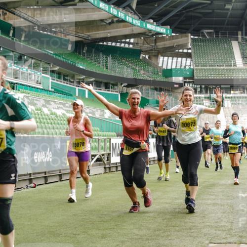 13.09.2026 - 21. swb-Marathon Bremen Michael Burmester http://msf.ph/oto/10456991 13.09.2026 10:33:25 Laufen im Stadion 10018, 10067, 10078, 10166, 10177, 10184, 10203, 10211, 10226, 10236, 10240, 10243, 10246, 10249, 10254, 10256, 10297, 10300, 10322, 10355, 10365, 10372, 10374, 10379, 10383, 10394, 10408, 10410, 10415, 10423, 10428, 10443, 10486, 10494, 10517, 10518, 10530, 10540, 10550, 10565, 10578, 10604, 10646, 10668, 10670, 10673, 10675, 10687, 10690, 10691, 10699, 10703, 10707, 10721, 10728, 10745, 10749, 10750, 10771, 10772, 10787, 10788, 10794, 10809, 10857 meine-sportfotos.de