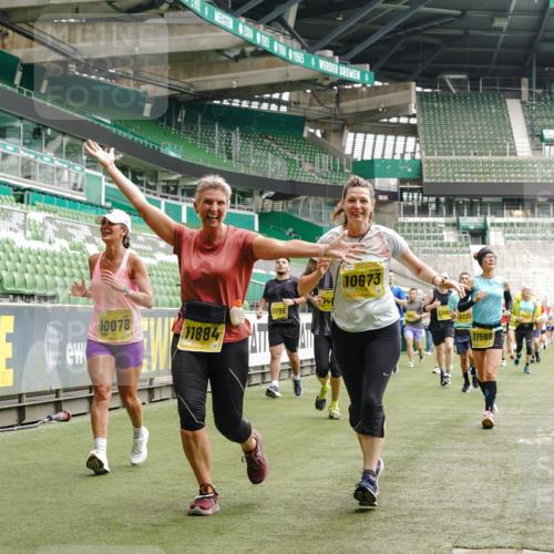 13.09.2026 - 21. swb-Marathon Bremen Michael Burmester http://msf.ph/oto/10457042 13.09.2026 10:33:26 Laufen im Stadion 10018, 10067, 10078, 10166, 10177, 10184, 10203, 10211, 10226, 10236, 10240, 10243, 10246, 10249, 10254, 10256, 10297, 10300, 10322, 10355, 10365, 10372, 10374, 10379, 10383, 10394, 10408, 10410, 10415, 10423, 10428, 10443, 10460, 10486, 10494, 10517, 10518, 10530, 10540, 10550, 10565, 10578, 10604, 10646, 10668, 10670, 10673, 10675, 10687, 10690, 10691, 10699, 10703, 10707, 10721, 10728, 10745, 10749, 10750, 10771, 10772, 10787, 10788, 10794, 10809, 10857 meine-sportfotos.de
