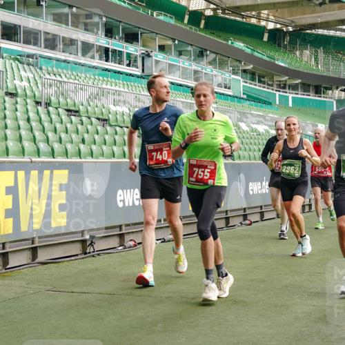 13.09.2026 - 21. swb-Marathon Bremen Michael Burmester http://msf.ph/oto/10457053 13.09.2026 12:53:45 Laufen im Stadion 102, 107, 145, 161, 189, 313, 376, 385, 461, 472, 481, 541, 560, 615, 616, 666, 675, 683, 696, 740, 755, 792, 816, 827, 982, 985, 987, 1033, 1056, 1076, 1207, 1252, 1297, 1419, 1433, 1445, 1468, 1528, 1542, 1551, 1631, 1646, 1658, 1664, 1704, 1707, 1814, 2007, 2043, 2055, 2203, 2280, 2350, 2362, 2401, 2422, 2454, 2480, 2499, 2623, 2701, 2767, 2801, 2820, 2824, 2858, 2882, 2913, 2962, 2971, 2997, 3012, 3054, 3149, 3236, 3336, 3357, 3362, 3413, 3448, 4605 meine-sportfotos.de