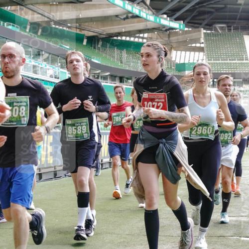 13.09.2026 - 21. swb-Marathon Bremen Michael Burmester http://msf.ph/oto/10457077 13.09.2026 13:11:27 Laufen im Stadion 265, 373, 581, 703, 843, 984, 1113, 1226, 1435, 1738, 1849, 1851, 1855, 1867, 1894, 1936, 1952, 1967, 2202, 2248, 2268, 2281, 2284, 2299, 2330, 2333, 2336, 2339, 2342, 2353, 2375, 2377, 2398, 2426, 2432, 2443, 2530, 2531, 2553, 2589, 2654, 2659, 2669, 2673, 2682, 2784, 2785, 2804, 2819, 2822, 2836, 2850, 2907, 2932, 2976, 3026, 3027, 3079, 3082, 3089, 3122, 3143, 3159, 3174, 3207, 3208, 3308, 3328, 3349, 3352, 3370, 3409, 3410, 3470, 3549, 551 meine-sportfotos.de
