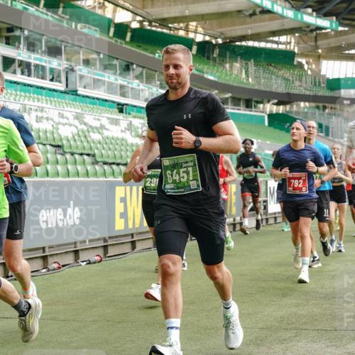 13.09.2026 - 21. swb-Marathon Bremen Michael Burmester http://msf.ph/oto/10457087 13.09.2026 12:53:46 Laufen im Stadion 102, 107, 145, 161, 189, 313, 376, 385, 461, 472, 481, 541, 560, 615, 616, 666, 675, 683, 696, 740, 755, 792, 816, 827, 982, 985, 987, 1033, 1056, 1076, 1207, 1252, 1297, 1419, 1433, 1445, 1468, 1528, 1542, 1551, 1631, 1646, 1658, 1664, 1704, 1707, 1814, 2007, 2043, 2055, 2203, 2280, 2350, 2362, 2401, 2422, 2454, 2480, 2499, 2623, 2701, 2767, 2801, 2820, 2824, 2858, 2882, 2913, 2962, 2971, 2997, 3012, 3054, 3149, 3236, 3336, 3357, 3362, 3413, 3448, 4605 meine-sportfotos.de