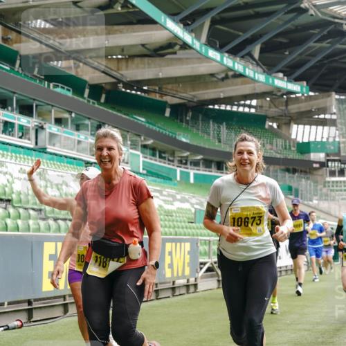 13.09.2026 - 21. swb-Marathon Bremen Michael Burmester http://msf.ph/oto/10457114 13.09.2026 10:33:27 Laufen im Stadion 10018, 10067, 10078, 10166, 10177, 10184, 10203, 10211, 10226, 10236, 10240, 10243, 10246, 10249, 10254, 10256, 10297, 10300, 10322, 10355, 10365, 10372, 10374, 10379, 10383, 10394, 10408, 10410, 10415, 10423, 10428, 10443, 10460, 10486, 10494, 10517, 10518, 10530, 10540, 10550, 10565, 10578, 10604, 10646, 10668, 10670, 10673, 10675, 10687, 10690, 10691, 10699, 10703, 10707, 10721, 10728, 10745, 10749, 10750, 10771, 10772, 10787, 10788, 10794, 10809, 10857 meine-sportfotos.de