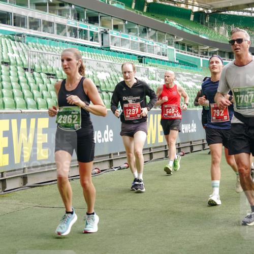 13.09.2026 - 21. swb-Marathon Bremen Michael Burmester http://msf.ph/oto/10457121 13.09.2026 12:53:47 Laufen im Stadion 102, 107, 145, 161, 189, 313, 376, 385, 461, 472, 481, 541, 560, 615, 616, 666, 675, 683, 696, 740, 755, 792, 816, 827, 982, 985, 987, 1033, 1056, 1076, 1207, 1252, 1297, 1419, 1433, 1445, 1468, 1528, 1542, 1551, 1631, 1646, 1658, 1664, 1704, 1707, 1814, 2007, 2043, 2055, 2203, 2280, 2350, 2362, 2401, 2422, 2454, 2480, 2499, 2623, 2701, 2767, 2801, 2820, 2824, 2858, 2882, 2913, 2962, 2971, 2997, 3012, 3054, 3149, 3236, 3336, 3357, 3362, 3413, 3448, 4605 meine-sportfotos.de