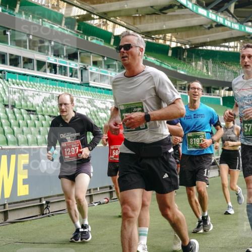 13.09.2026 - 21. swb-Marathon Bremen Michael Burmester http://msf.ph/oto/10457140 13.09.2026 12:53:47 Laufen im Stadion 102, 107, 145, 161, 189, 313, 376, 385, 461, 472, 481, 541, 560, 615, 616, 666, 675, 683, 696, 740, 755, 792, 816, 827, 982, 985, 987, 1033, 1056, 1076, 1207, 1252, 1297, 1419, 1433, 1445, 1468, 1528, 1542, 1551, 1631, 1646, 1658, 1664, 1704, 1707, 1814, 2007, 2043, 2055, 2203, 2280, 2350, 2362, 2401, 2422, 2454, 2480, 2499, 2623, 2701, 2767, 2801, 2820, 2824, 2858, 2882, 2913, 2962, 2971, 2997, 3012, 3054, 3149, 3236, 3336, 3357, 3362, 3413, 3448, 4605 meine-sportfotos.de