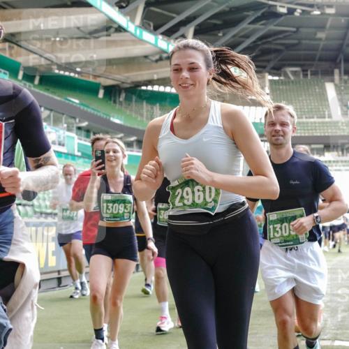 13.09.2026 - 21. swb-Marathon Bremen Michael Burmester http://msf.ph/oto/10457170 13.09.2026 13:11:28 Laufen im Stadion 265, 373, 581, 703, 843, 984, 1113, 1226, 1435, 1738, 1849, 1851, 1855, 1867, 1894, 1936, 1952, 1967, 2202, 2248, 2268, 2281, 2284, 2299, 2330, 2333, 2336, 2339, 2342, 2353, 2375, 2377, 2398, 2426, 2432, 2443, 2530, 2531, 2553, 2589, 2654, 2659, 2669, 2673, 2682, 2784, 2785, 2804, 2819, 2822, 2836, 2850, 2907, 2932, 2976, 3026, 3027, 3079, 3082, 3089, 3122, 3143, 3159, 3174, 3207, 3208, 3308, 3328, 3349, 3352, 3370, 3409, 3410, 3470, 3549, 551 meine-sportfotos.de