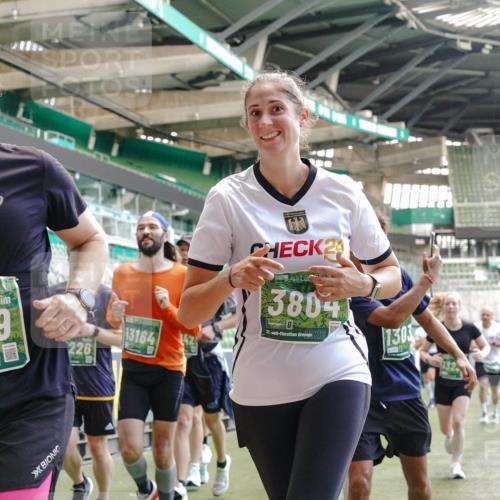 13.09.2026 - 21. swb-Marathon Bremen Michael Burmester http://msf.ph/oto/10457306 13.09.2026 13:11:31 Laufen im Stadion 265, 373, 581, 703, 843, 984, 1113, 1226, 1435, 1738, 1849, 1851, 1855, 1867, 1894, 1936, 1952, 1967, 2202, 2248, 2268, 2281, 2284, 2299, 2330, 2333, 2336, 2339, 2342, 2353, 2375, 2377, 2398, 2426, 2432, 2443, 2531, 2553, 2589, 2654, 2659, 2669, 2673, 2682, 2784, 2804, 2819, 2822, 2836, 2850, 2907, 2932, 2976, 3026, 3027, 3079, 3082, 3089, 3122, 3143, 3159, 3174, 3207, 3208, 3308, 3328, 3349, 3352, 3370, 3409, 3410, 3470, 3549, 551 meine-sportfotos.de