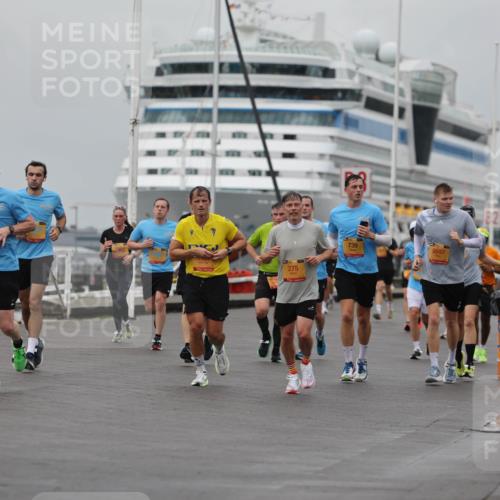 13.09.2026 - Kiel Lauf Andreas Tolksdorf http://msf.ph/oto/10457319 13.09.2026 11:58:19 Kiellinie 275, 739, 9597 meine-sportfotos.de