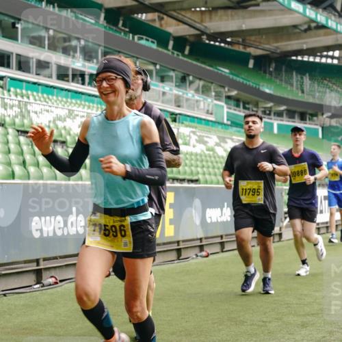 13.09.2026 - 21. swb-Marathon Bremen Michael Burmester http://msf.ph/oto/10457321 13.09.2026 10:33:30 Laufen im Stadion 10018, 10067, 10078, 10166, 10177, 10184, 10203, 10211, 10226, 10236, 10240, 10243, 10246, 10249, 10254, 10256, 10297, 10300, 10322, 10355, 10365, 10372, 10374, 10379, 10383, 10394, 10408, 10410, 10415, 10423, 10428, 10460, 10486, 10494, 10517, 10518, 10530, 10550, 10565, 10578, 10604, 10646, 10668, 10670, 10673, 10675, 10687, 10690, 10691, 10699, 10700, 10707, 10721, 10728, 10745, 10749, 10750, 10771, 10772, 10787, 10788, 10794, 10809, 10857, 11126 meine-sportfotos.de